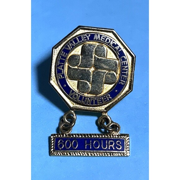 Platte Valley Medical Center Volunteer -600 Hours , 2 piece Lapel Pin - Picture 1 of 2